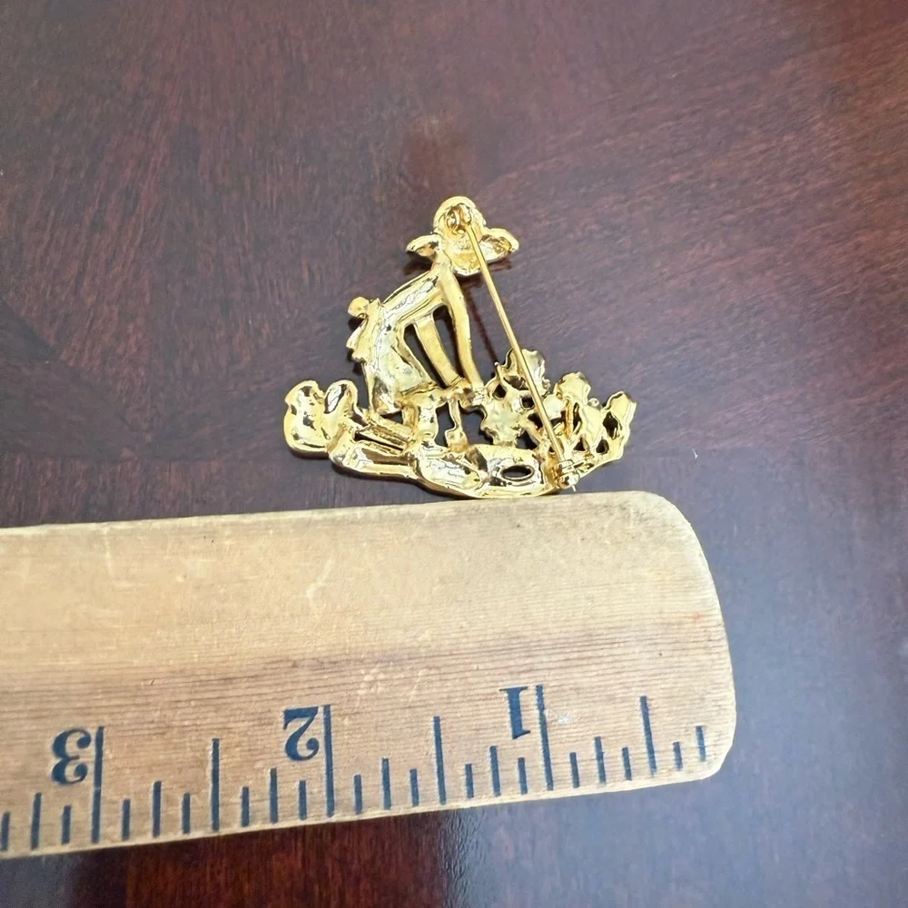 Vintage Gold Tone Gardening Brooch - Picture 3 of 3